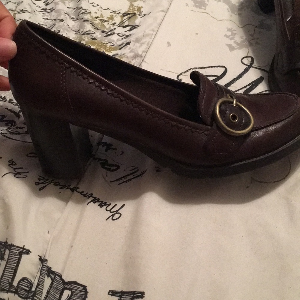 Shoes. - Picture 2 of 2